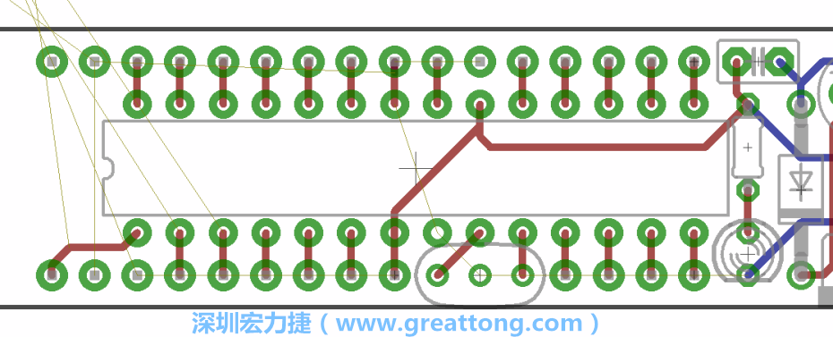 諧振器應(yīng)擺放在ATmega微控制器的針腳8、9和10旁邊，在共鳴器和微控制器中間的高頻信號線應(yīng)該要愈短愈好，此外，其它的信號線應(yīng)該要遠(yuǎn)離這個區(qū)域且配置在諧振器的下方，這樣做是為了防止不必要的無線電波干擾。