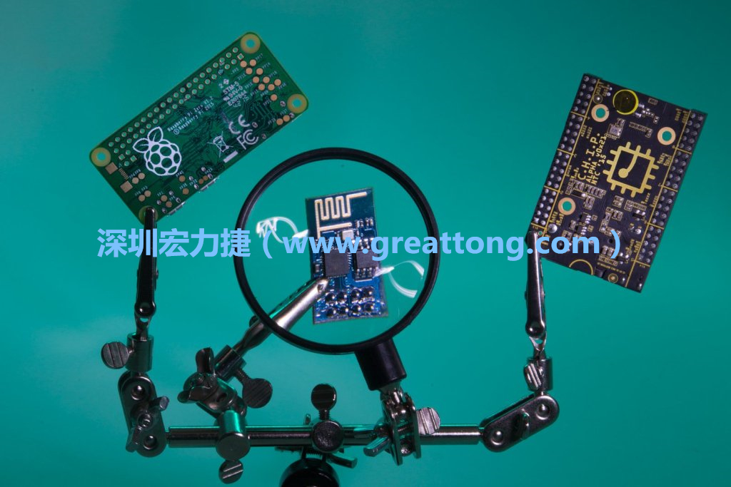 A Raspberry Pi Zero、ESP8266和CHIP。