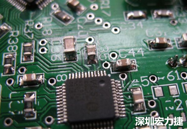 音訊電路訊號(hào)品質(zhì)，是影響操作體驗(yàn)的關(guān)鍵，電路布局要特別注意。