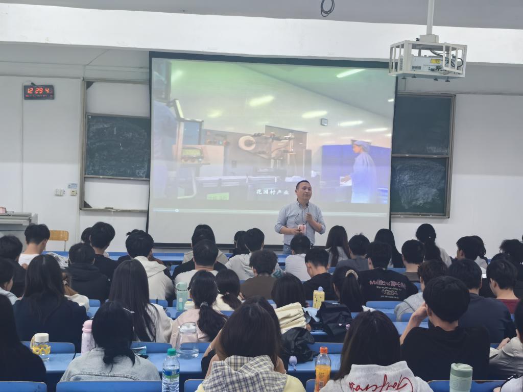 浙江花園營養科技專場宣講會在江西青年職業學院交通管理系成功舉辦